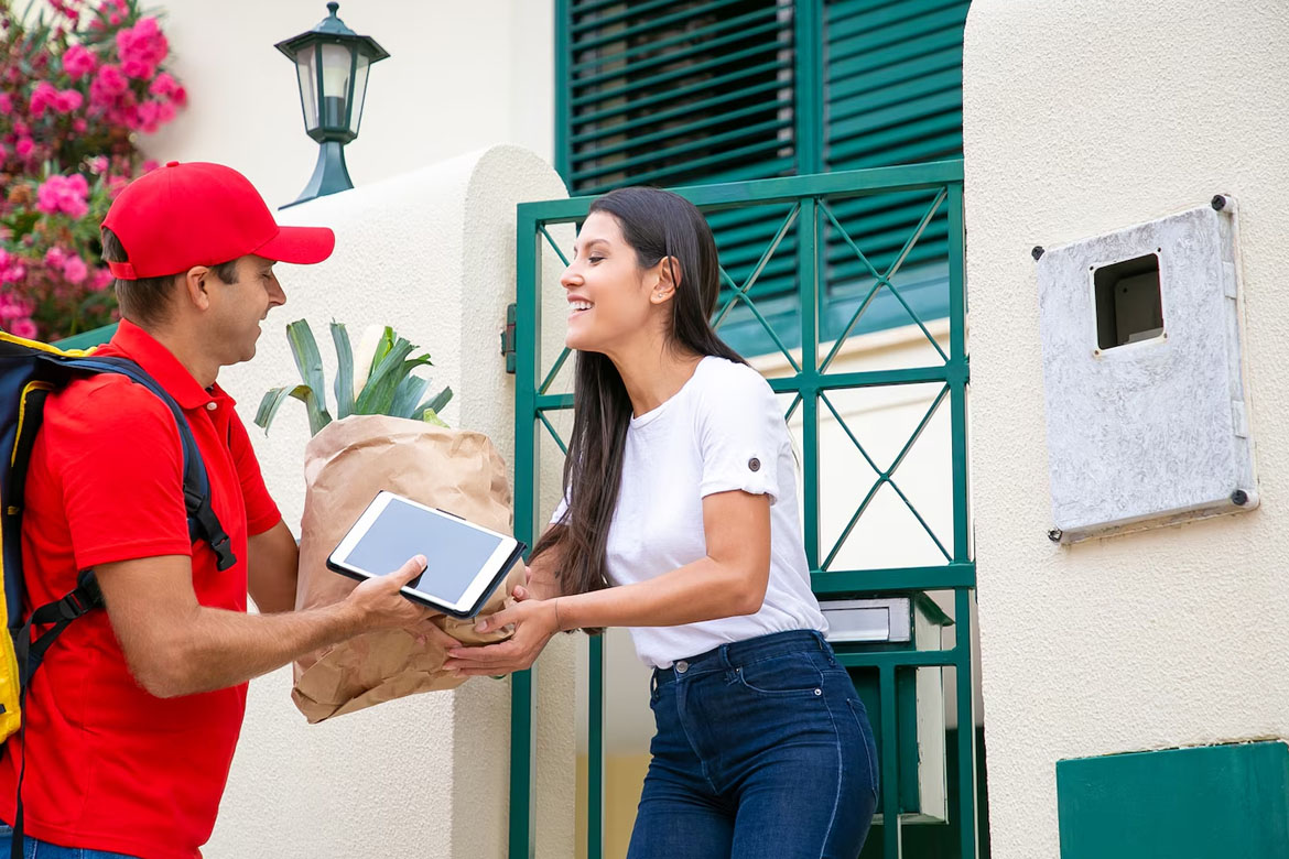 A los mexicanos les gustan los envíos a domicilio; los puntos de entrega son poco populares